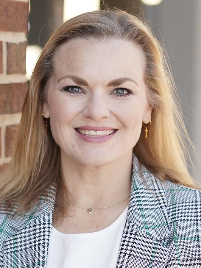 Lindsay S. Ferrington Headshot